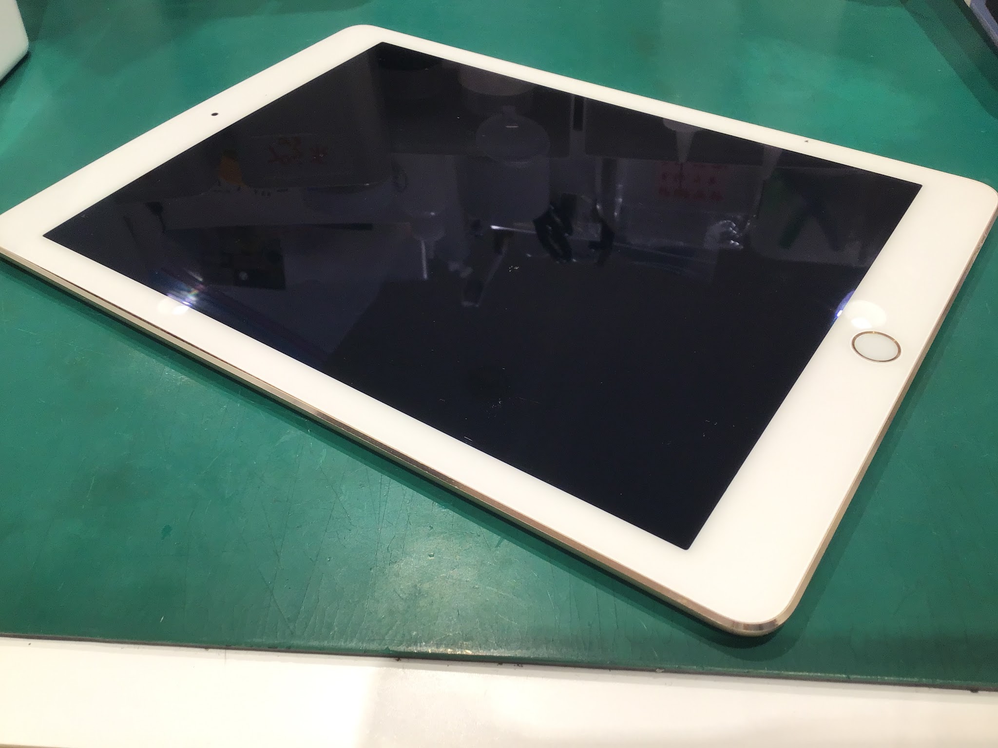 iPad Air2のバッテリー交換を行いました。【スマホ修理工房丸井錦糸町店】